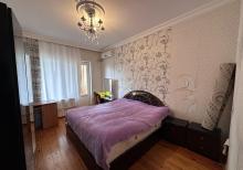 Kohne Gunesli qes. 5 otaqdan 4 otaga duzelme menzil Esyalarla birge satilir.