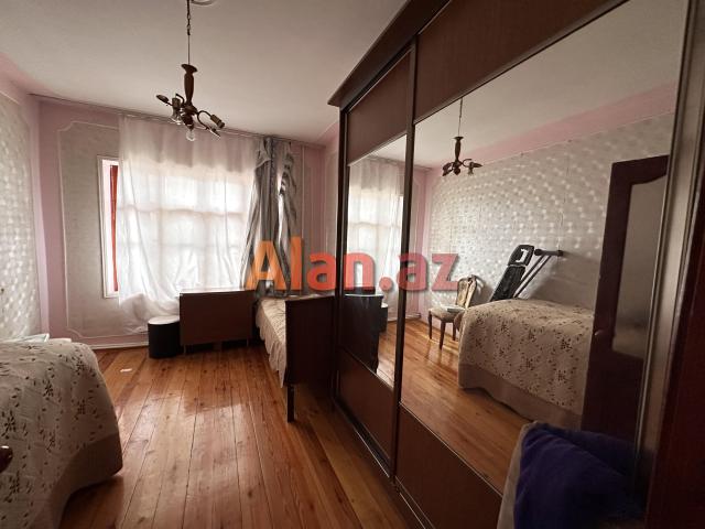 Kohne Gunesli qes. 5 otaqdan 4 otaga duzelme menzil Esyalarla birge satilir.