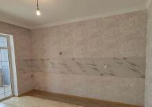 Abşeron r. Ceyranbatan qəs.də ev satılır