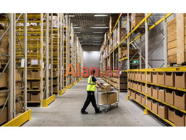 Anbardar tələb olunur