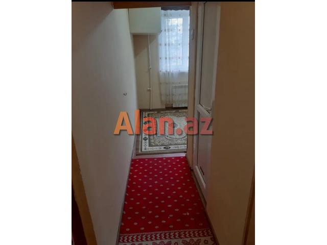 Biləcəridə Tam mərkəzdə 1 otaqlı bina evi satılır