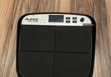 SAMPLEPAD | Alesis | Multi-pad sample instrument |