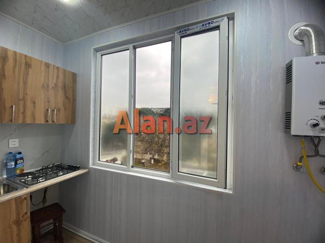 Qaraçuxur qəs. 81 Nomreli Avtobus axrın da 2 otaga duzelme Menzil satılır.