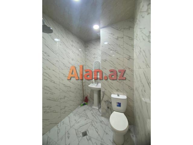 Qaraçuxur qəs. 81 Nomreli Avtobus axrın da 2 otaga duzelme Menzil satılır.