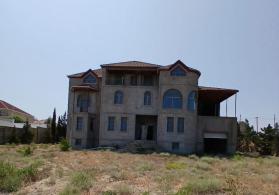 4 mərtəbəli villa