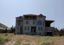 4 mərtəbəli villa