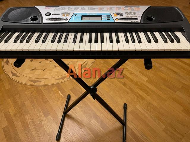 “YAMAHA PSR 170” sintezator.