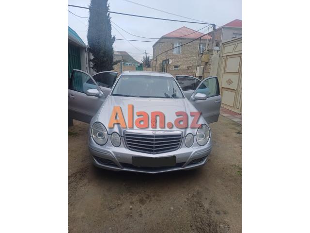 TƏCİLİ MERCEDES BENZ E 200(PANARAMA) SATILIR