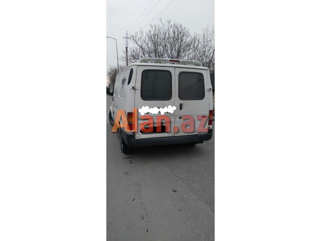 Ford transit icareye verilir