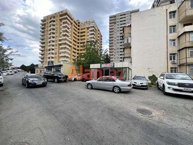 Neftcilər metrosu Elşən Süleymanov küçəsi