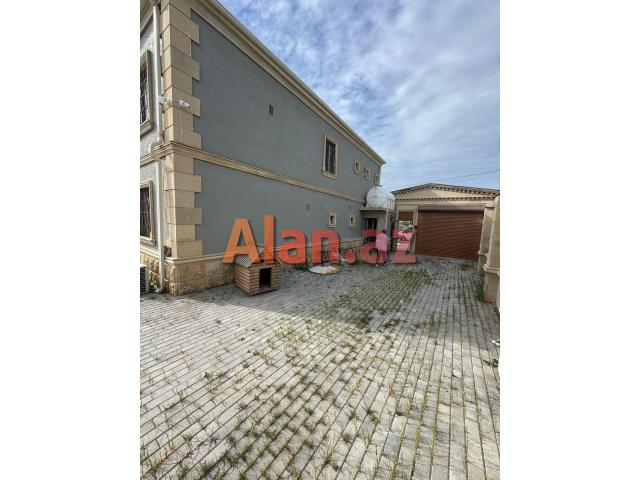 8 otaqlı həyət evi