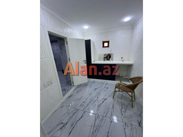 8 otaqlı həyət evi