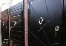 Bina evlərində  Çöl Qapılarının iç tərəfinin (Apşifkası) yığılması.