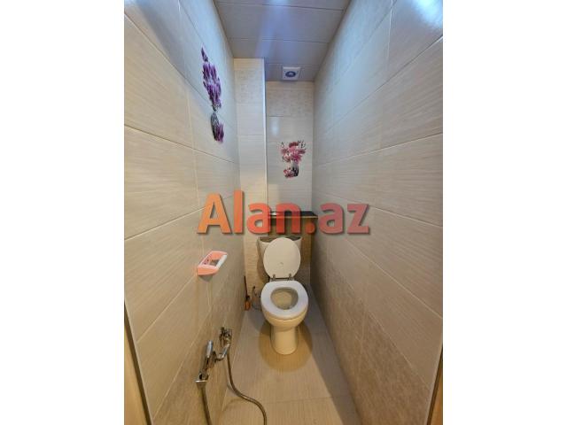 Xalqlar Dostluğu metrosu Babək prospekti