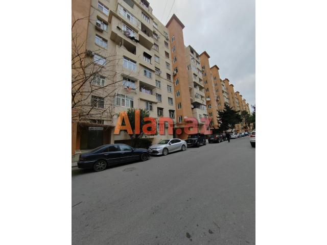 Xalqlar Dostluğu metrosu Babək prospekti