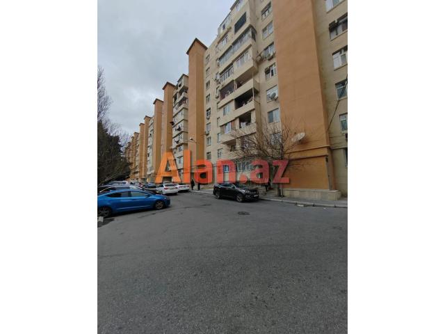 Xalqlar Dostluğu metrosu Babək prospekti