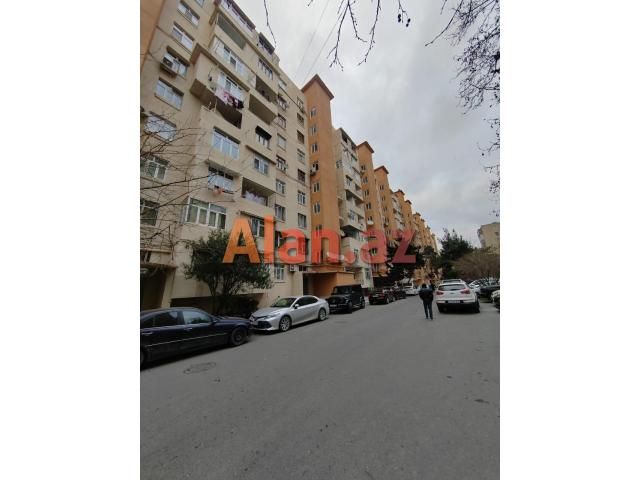 Xalqlar Dostluğu metrosu Babək prospekti