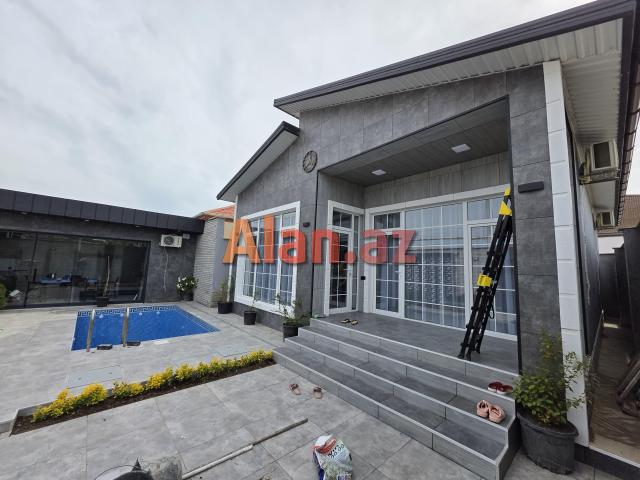 Mərdəkanda bağ evi satılır