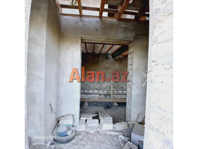 Buzovnada bağ evi satılır