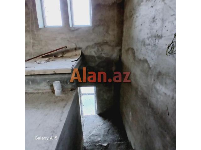 Buzovnada bağ evi satılır