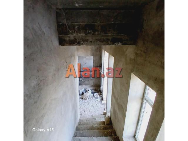 Buzovnada bağ evi satılır