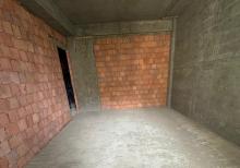 Masazırda apartmanda kupçalı təmirsiz mənzilər