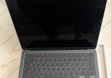 MacBook Air 13.6 Apple M2 (8C CPU/8C GPU), 16GB, 512 GB, Boz Kosmos, (Z15S0) Satilir.