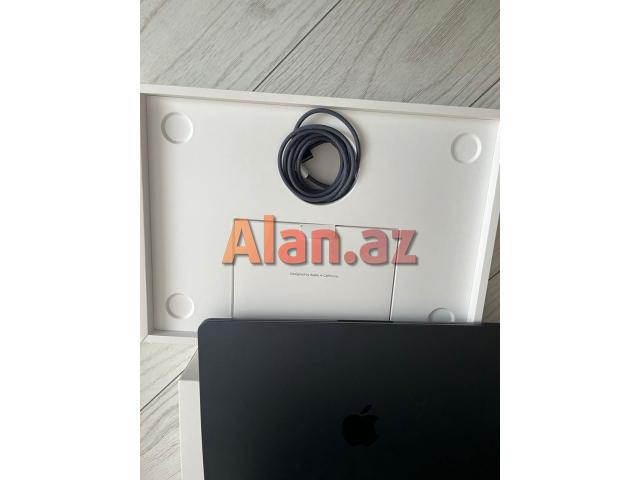 MacBook Air 13.6 Apple M2 (8C CPU/8C GPU), 16GB, 512 GB, Boz Kosmos, (Z15S0) Satilir.