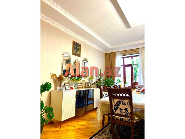 2 mərtəbəli gözəl bağ evi