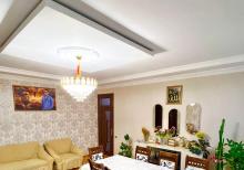 2 mərtəbəli gözəl bağ evi