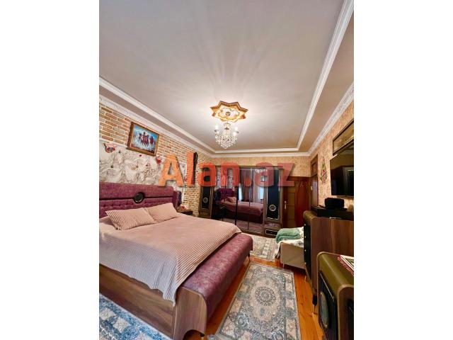 2 mərtəbəli gözəl bağ evi