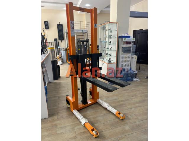 Stabelyor Palet qaldiran