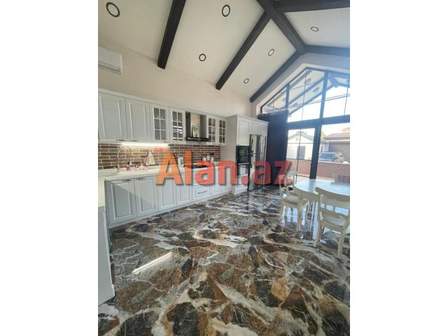 Buzovnada dənizə yaxın super bağ evi