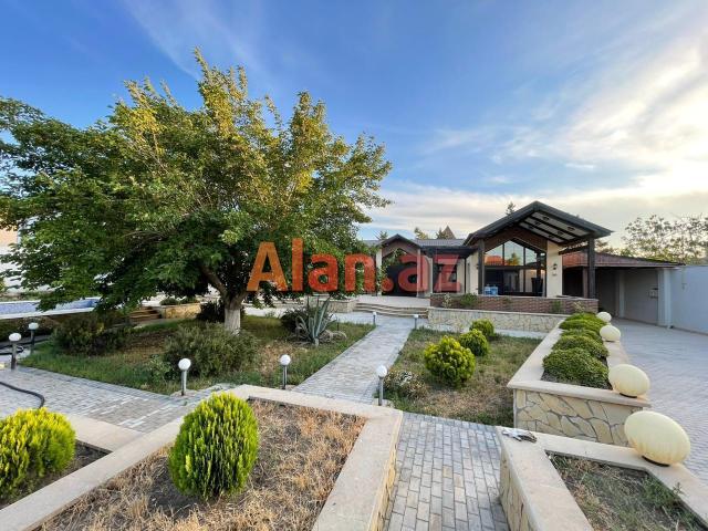 Buzovnada dənizə yaxın super bağ evi