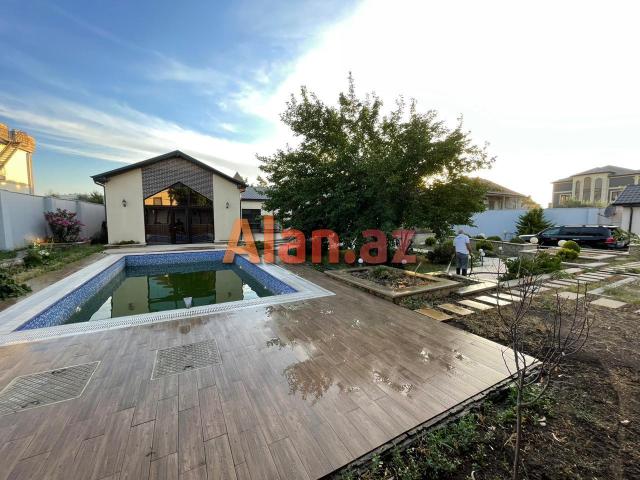 Buzovnada dənizə yaxın super bağ evi