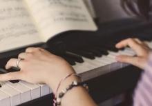 Piano dərsləri