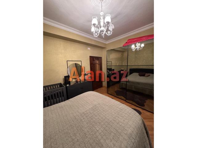 YENİ YASAMALDA 3 otaqlı MƏNZİL və qaraj SATILIR !!!!