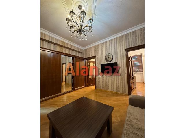 YENİ YASAMALDA 3 otaqlı MƏNZİL və qaraj SATILIR !!!!