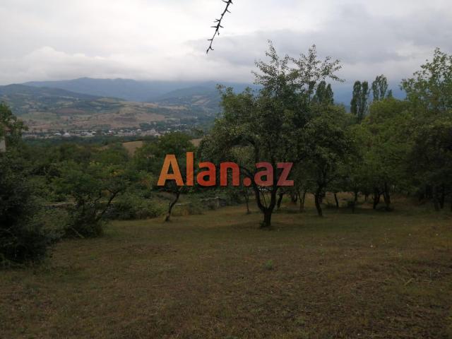 Püstəqasım kəndində torpaq