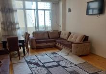 Mərkəzdə 2 otaqlı, tam əşyalı mənzil – 90 kv, birbaşa sahibindən
