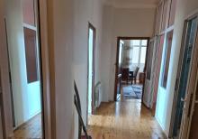 Mərkəzdə 2 otaqlı, tam əşyalı mənzil – 90 kv, birbaşa sahibindən