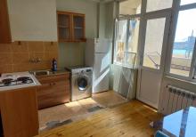 Mərkəzdə 2 otaqlı, tam əşyalı mənzil – 90 kv, birbaşa sahibindən