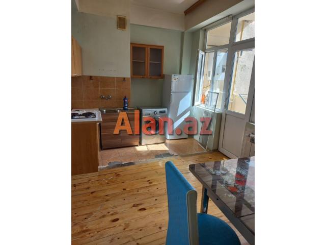 Mərkəzdə 2 otaqlı, tam əşyalı mənzil – 90 kv, birbaşa sahibindən