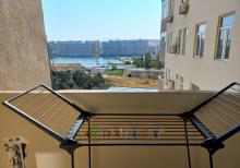 Mərkəzdə 2 otaqlı, tam əşyalı mənzil – 90 kv, birbaşa sahibindən