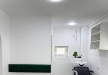 Gozellik salonu esyali icinde lazer aparatida var