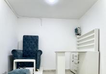 Gozellik salonu esyali icinde lazer aparatida var