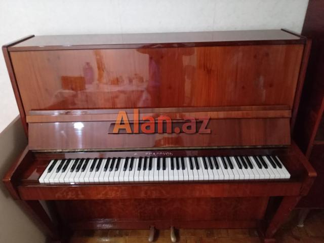 piano yaxşı vəziyyətdə