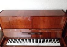 piano yaxşı vəziyyətdə