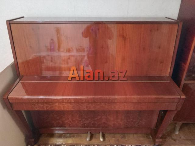 piano yaxşı vəziyyətdə