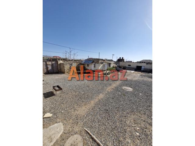 Fermer təsərrüfatı satılır.